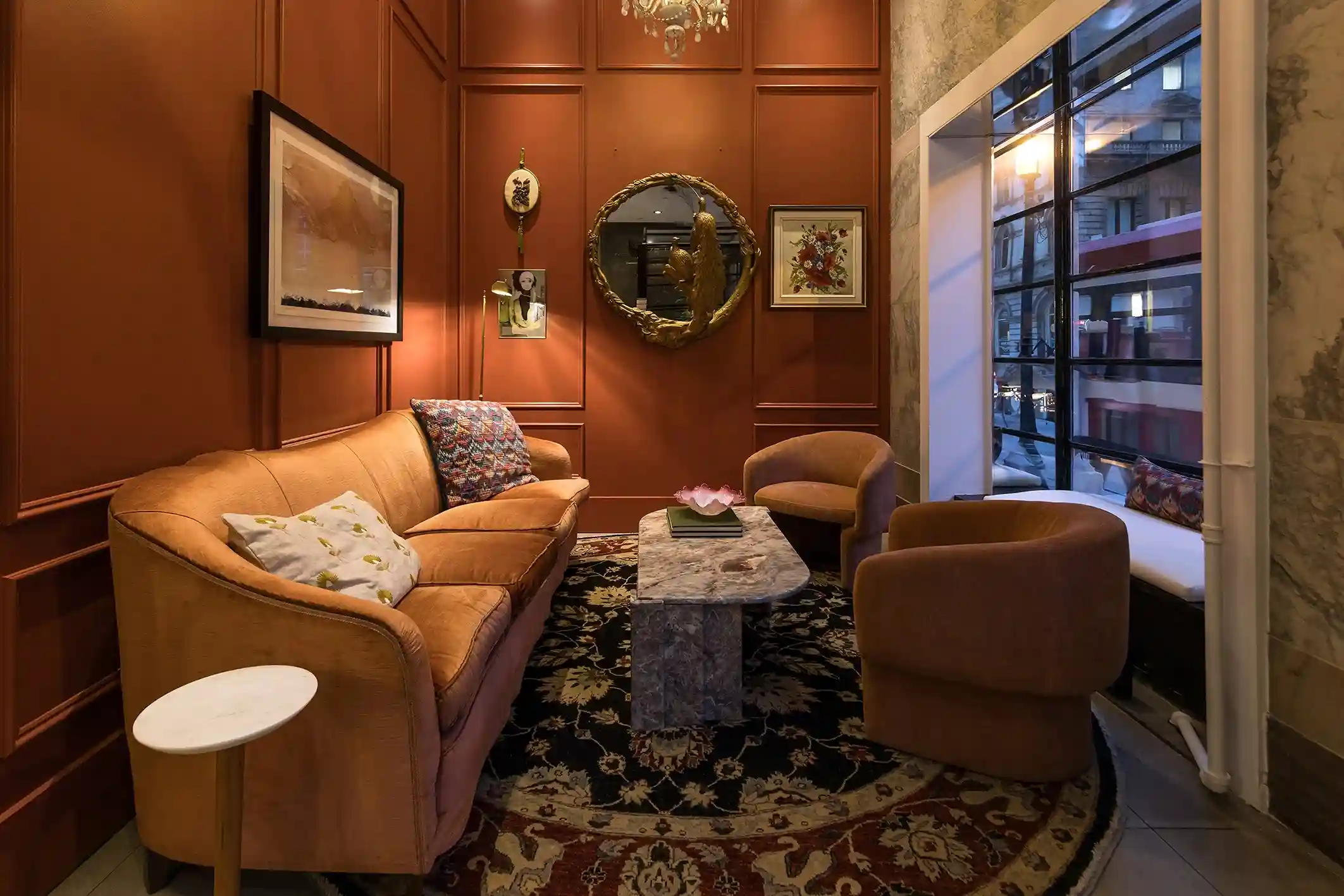 Designing Hotel Lobby Seating for Daytime Work and Evening Lounge
